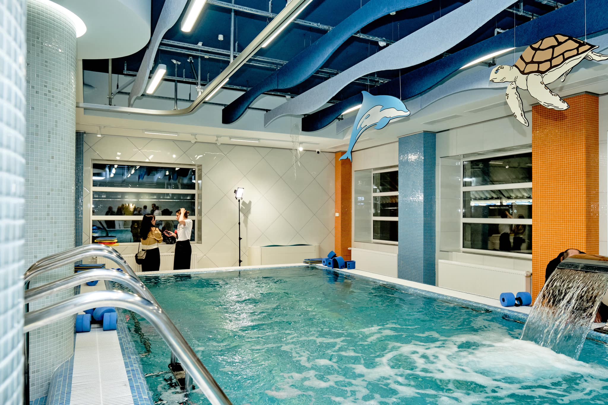 Басейн в Охматдиті