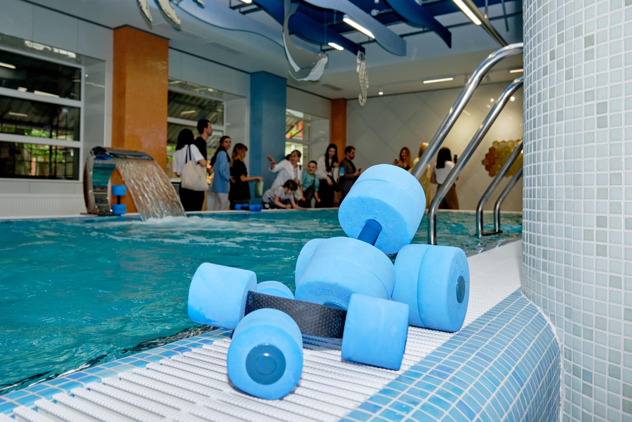 Басейн в Охматдиті