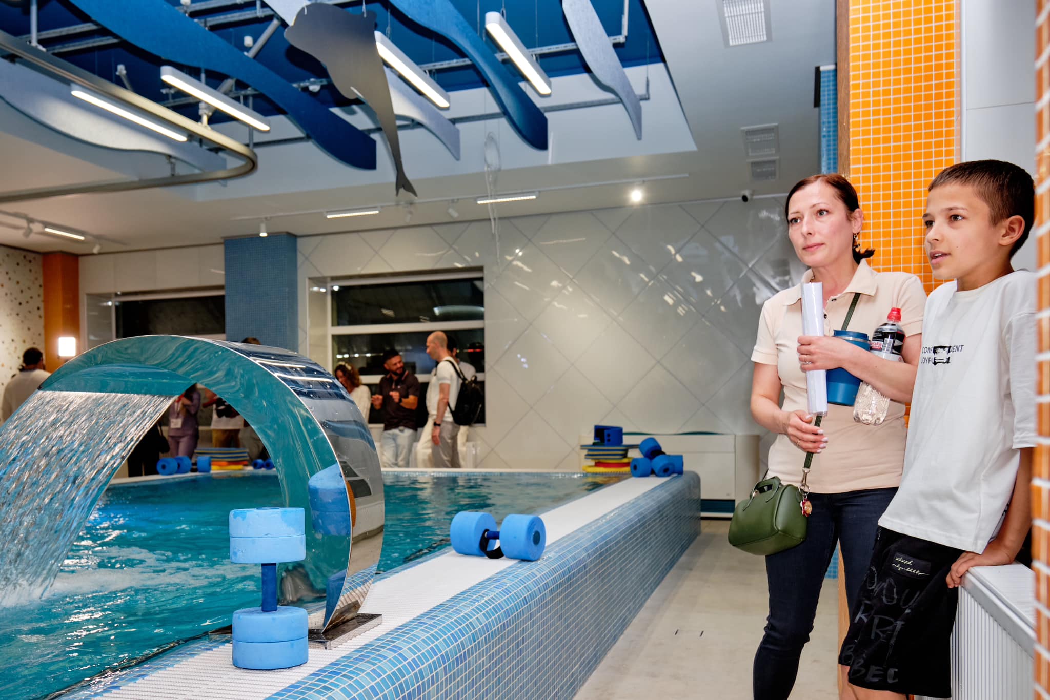 Басейн в Охматдиті