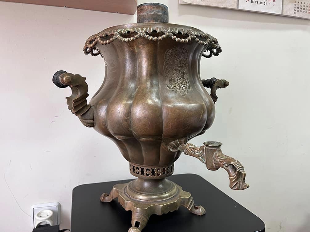 старовинний самовар