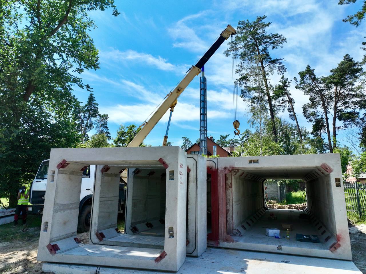 будівництво укриття в Бучі