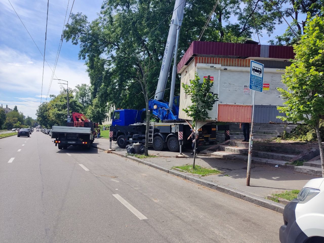 Демонтаж МАФів на Вишгородській