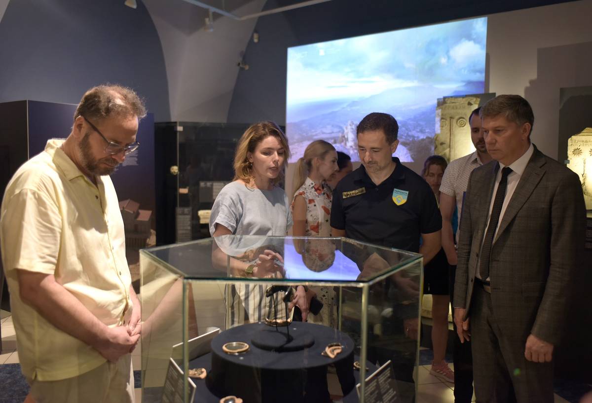 Укрпошта випустила марки Скарби Криму