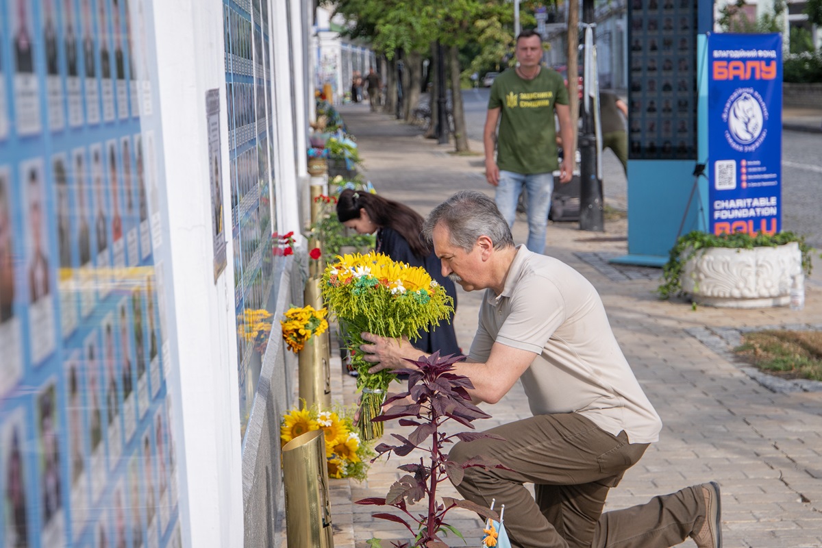 Стена памяти погибших за Украину
