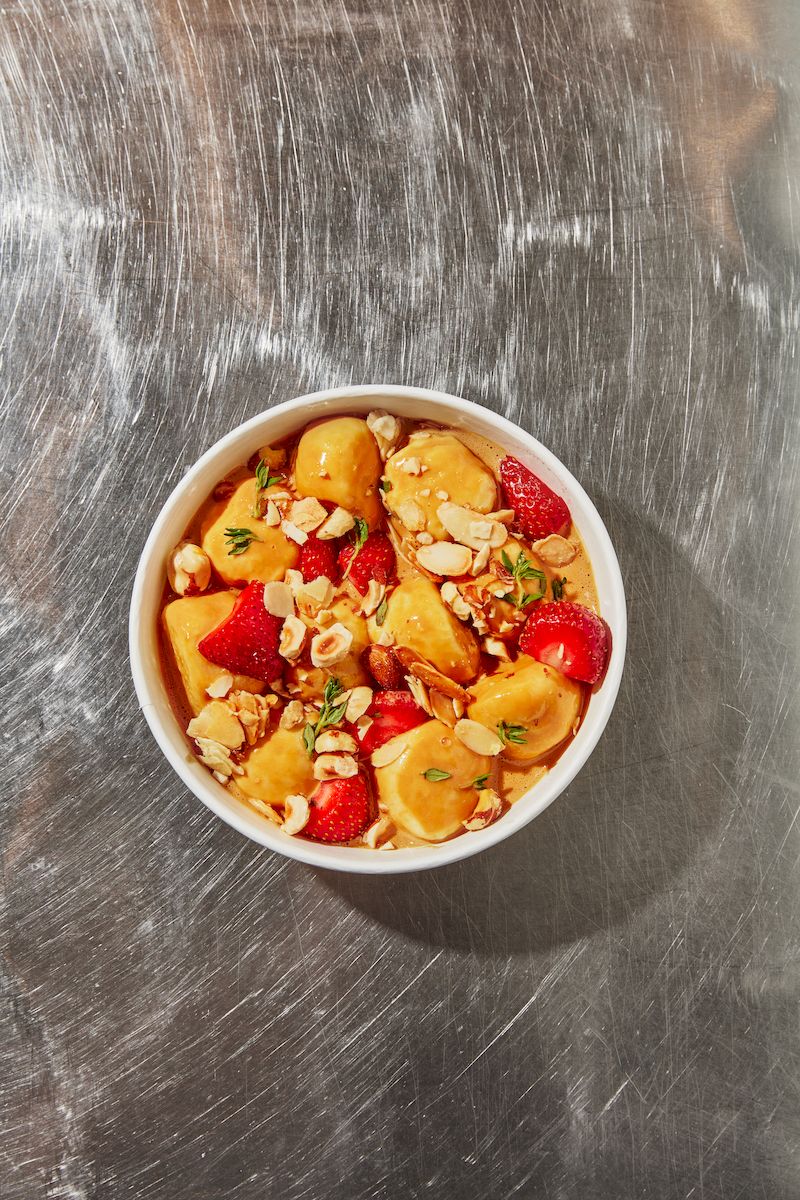 На Хрещатику відкрилось полтавське стріт-кафе від Євгена Клопотенка