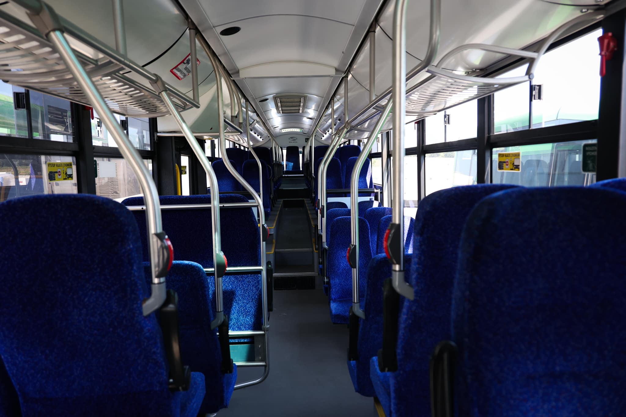 Київщина отримала 12 шкільних автобусів від Чехії