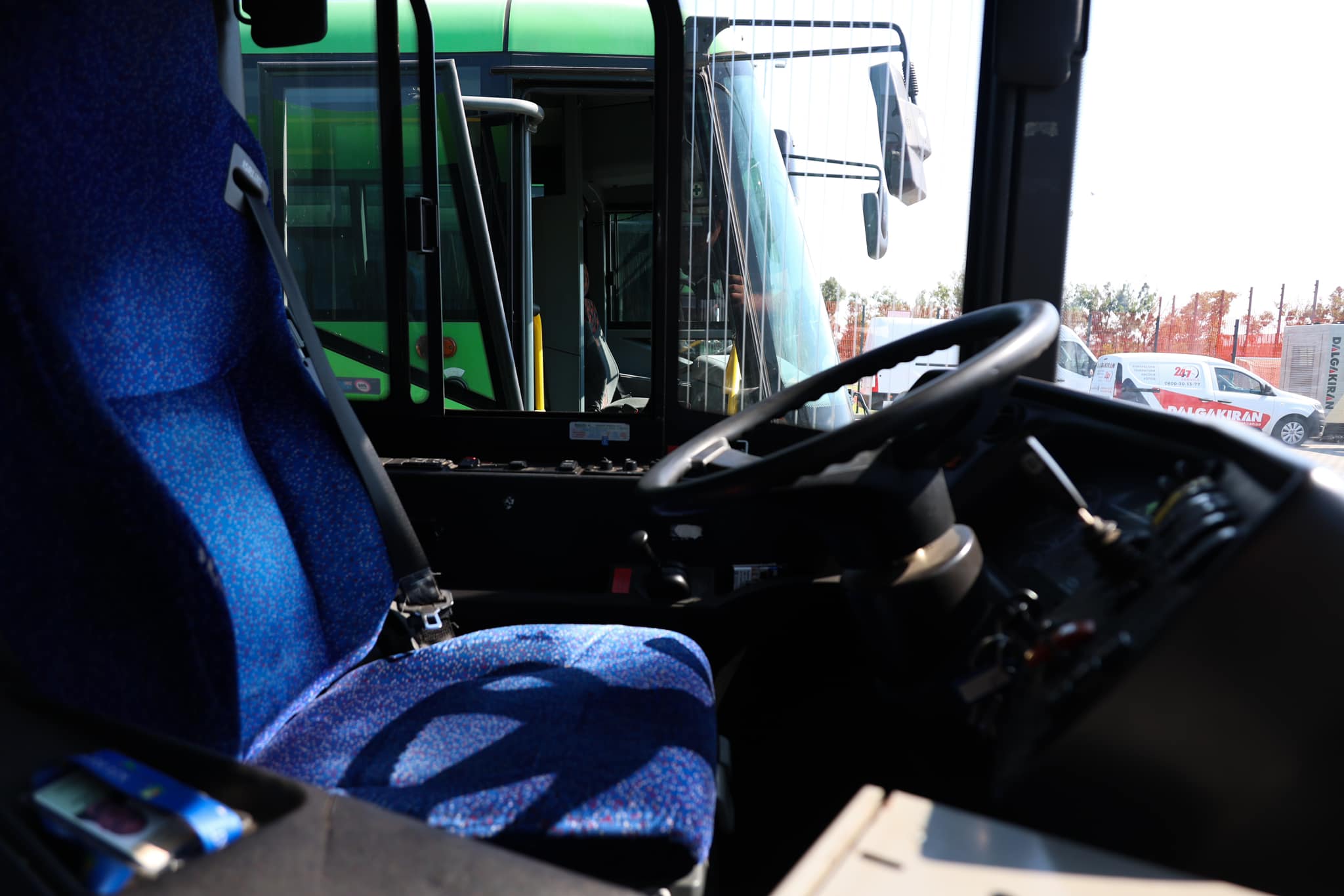 Київщина отримала 12 шкільних автобусів від Чехії