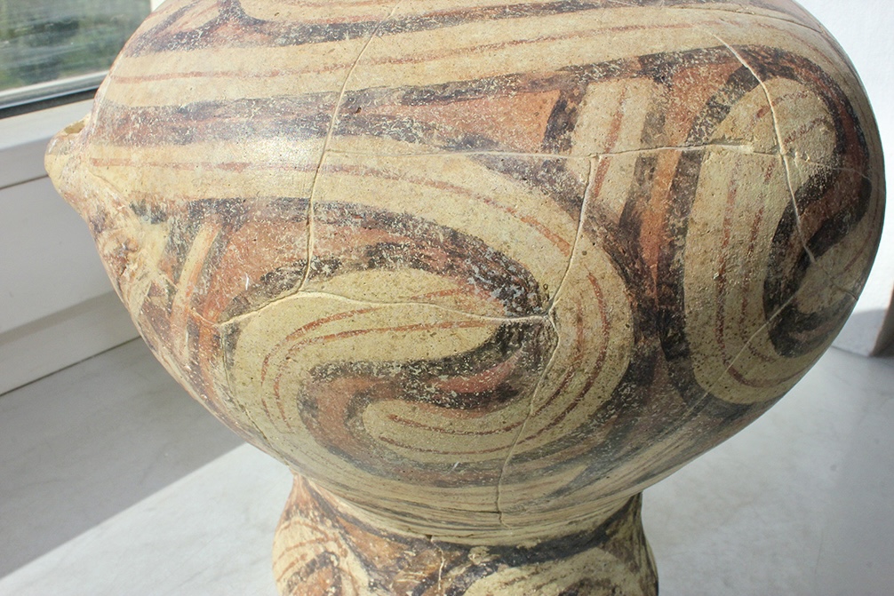 Київські митники врятували трипільську вазу віком близько 7000 років