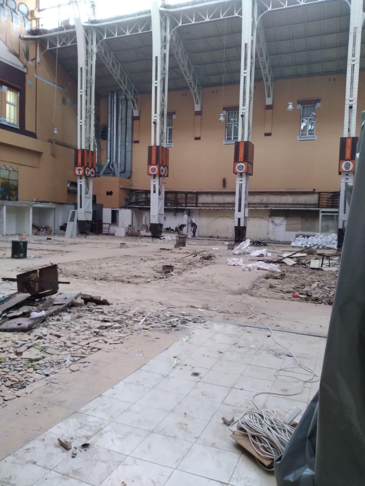 В середині Бессарабського ринку почались ремонтні роботи