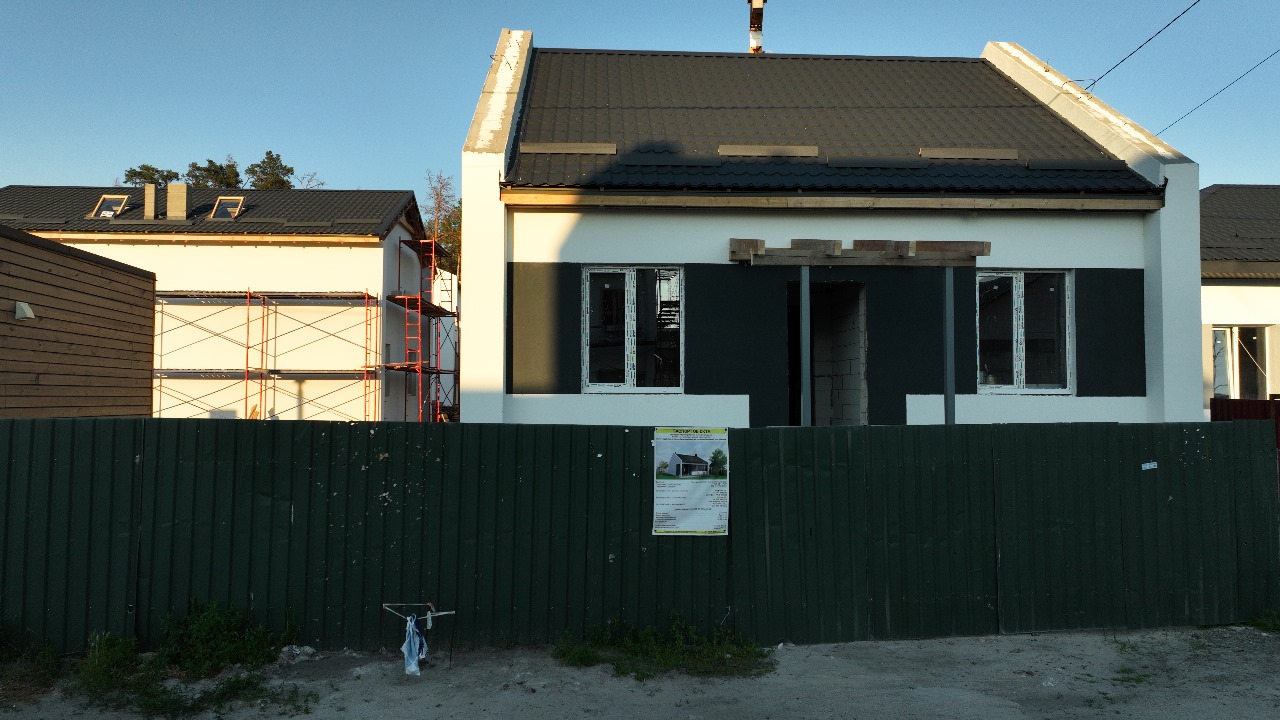 В Ірпені відбудовують зруйнований росіянами приватний сектор