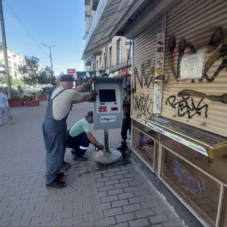демонтаж терміналів самообслуговування