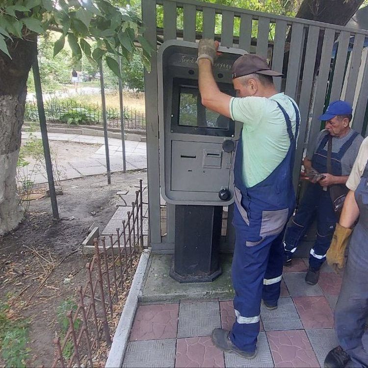 демонтаж терміналів самообслуговування