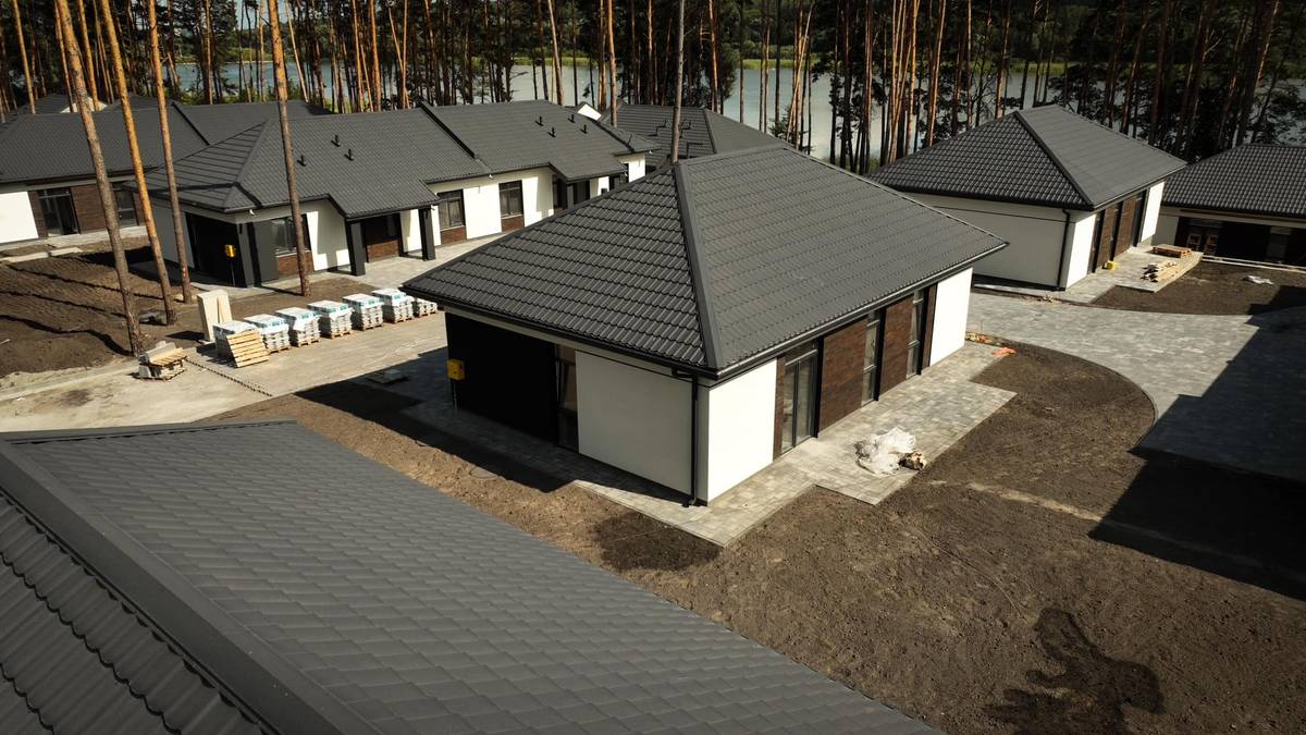 На Київщині закінчують будувати перше інклюзивне містечко для військових