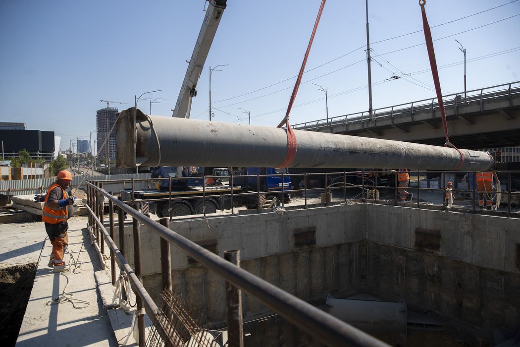 Тунель між Деміївською та Либідською почали засипати ґрунтом