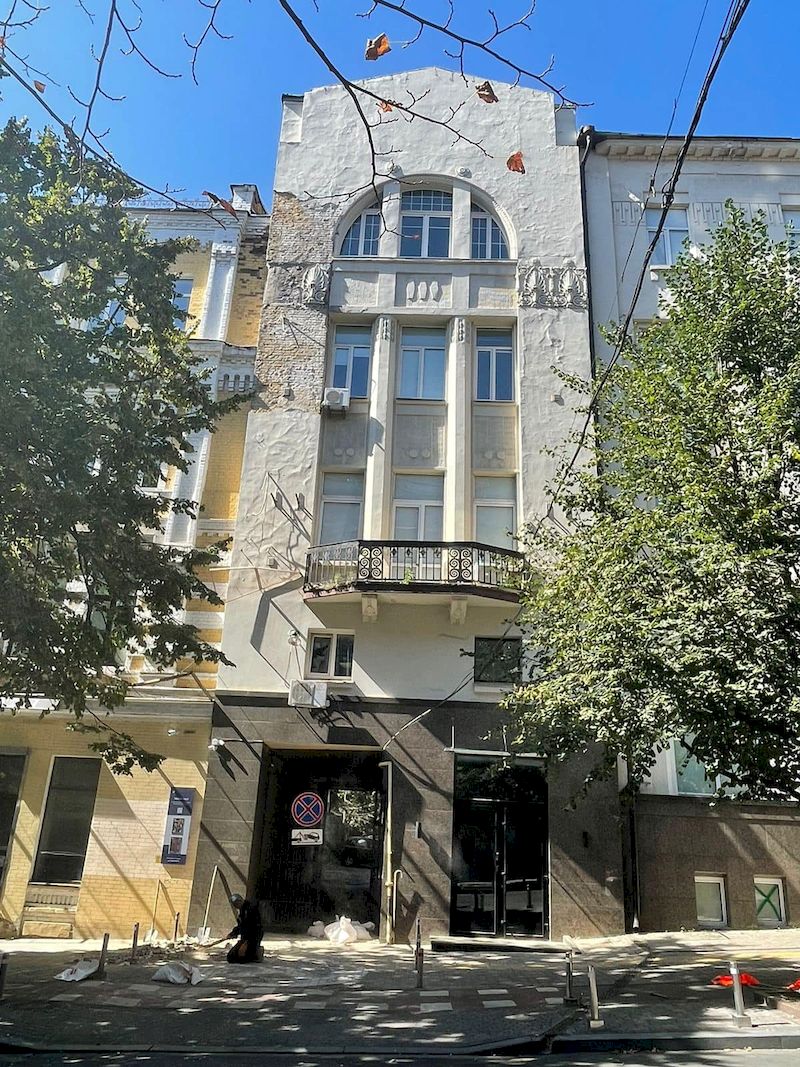 У центрі Києва зупинили руйнування ще однієї пам'ятки