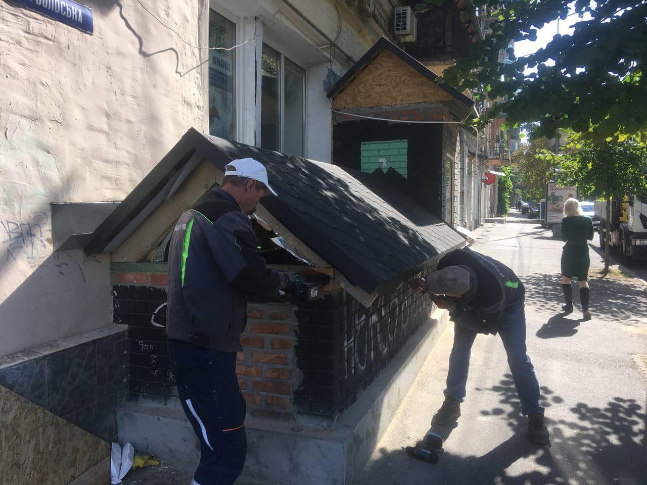 На Подолі намагались спаплюжити фасад пам'ятки архітектури