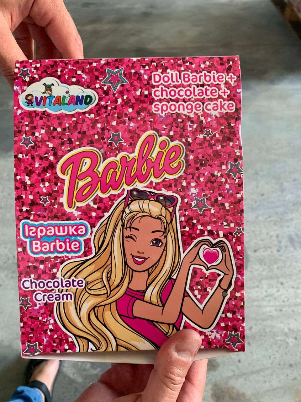 Київські митники спалили тисячі контрафактних іграшок Barbie