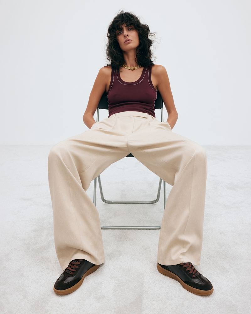 Нова осіння колекція у кампейні In bed with Estro