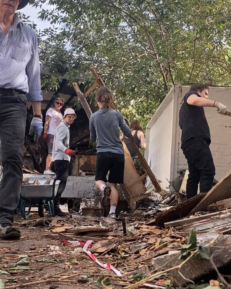 Активісти перетворюють звалище на Подолі на дзен-парк