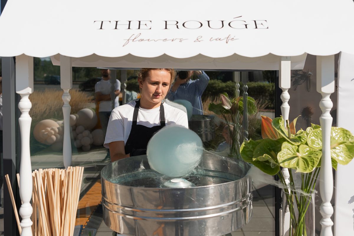 THE ROUGÉ