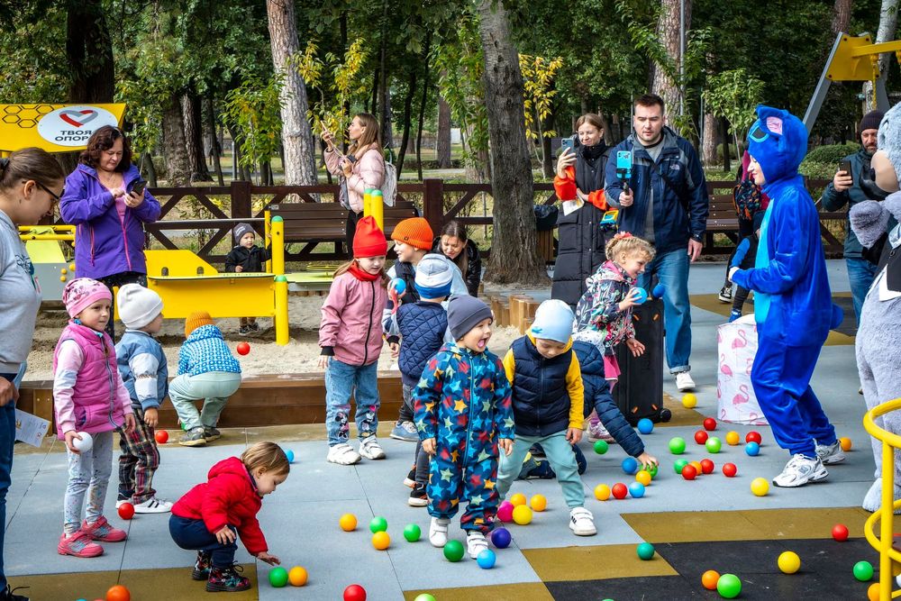 інклюзивний дитячий майданчик у Бучі