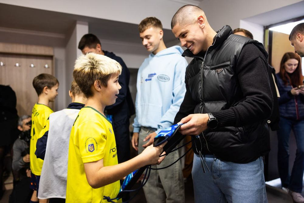 стадіон у Гостомелі