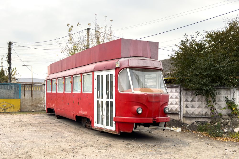 трамвай біля Макдональдса
