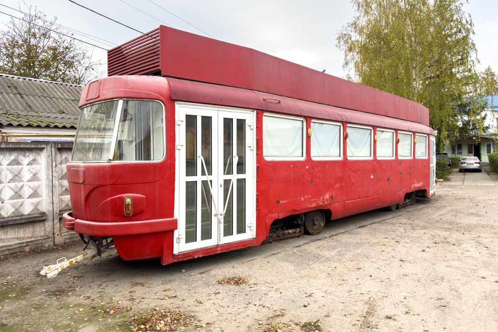 трамвай біля Макдональдса