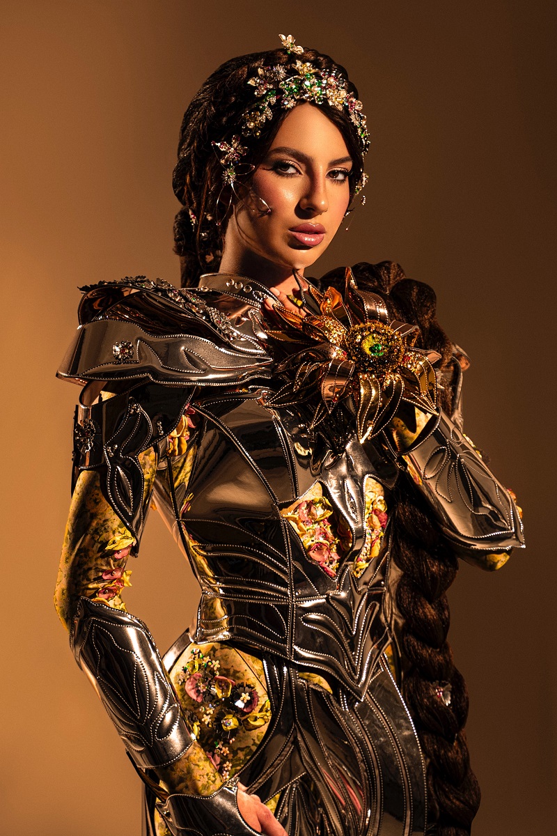 Міс Всесвіт Україна презентувала національний костюм для конкурсу