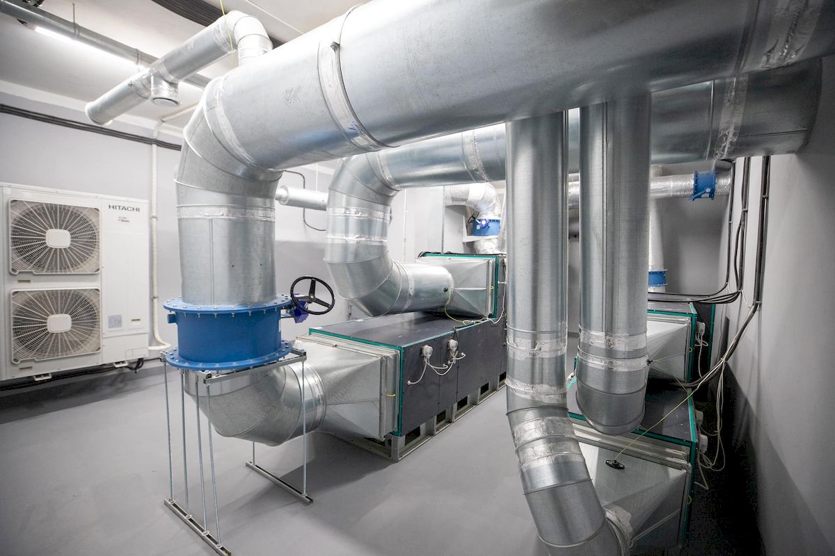 У Дарницькому районі відремонтували укриття поліклініки на 200 людей