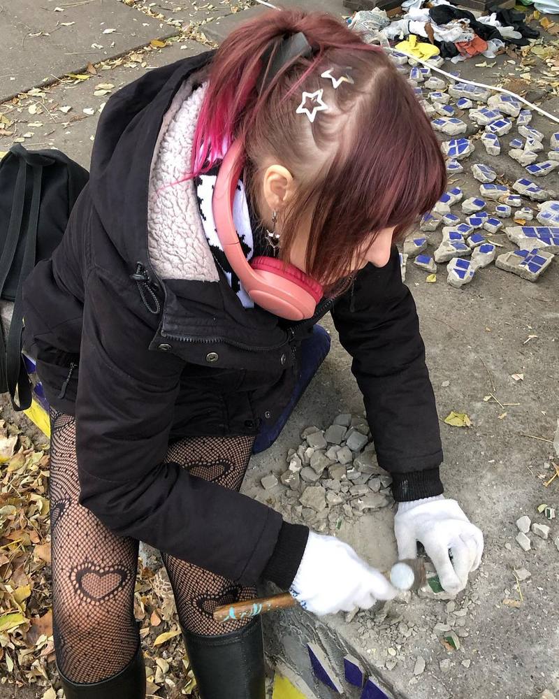 Мозаїкам, які зняли з дитсадка на Відрадному, знайшли новий дім у центрі Києва