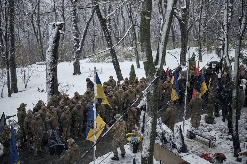 На Аскольдовій могилі відкрили пам'ятник Дмитру Да Вінчі Коцюбайлу
