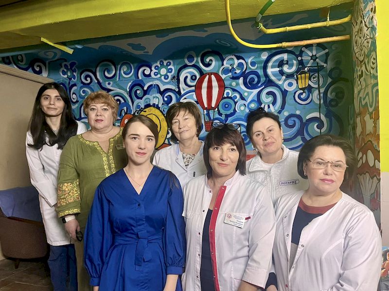 В Охматдиті відкрили оновлене бомбосховище з дитячими малюнками