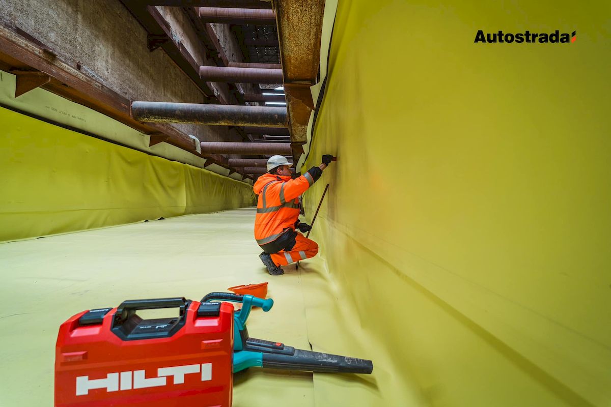 Будівництво метро на Виноградар: що там зараз роблять