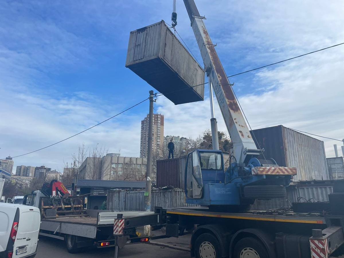 У Києві за осінь демонтували майже тисячу МАФів: