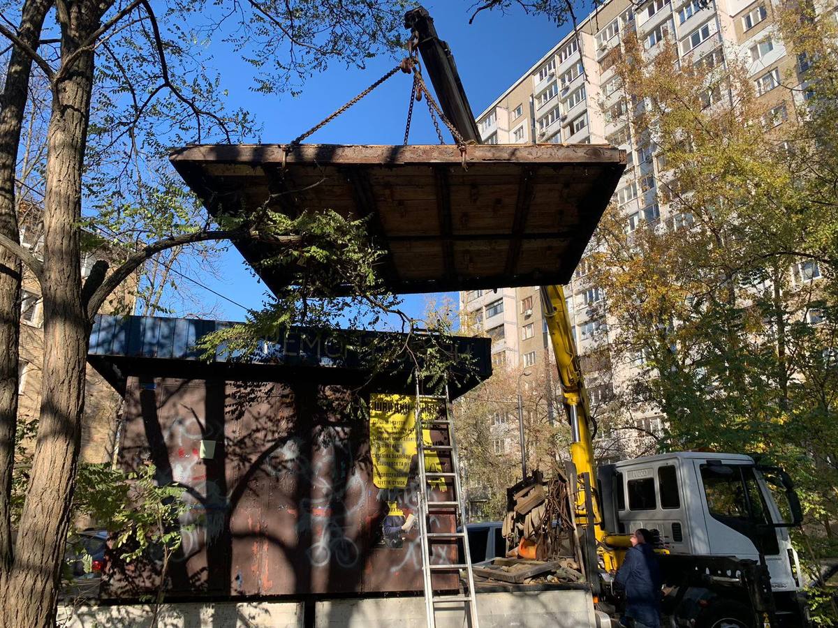 У Києві за осінь демонтували майже тисячу МАФів: