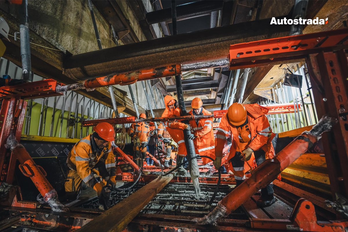 Як будують метро на Виноградар: підрядник показав нові фото