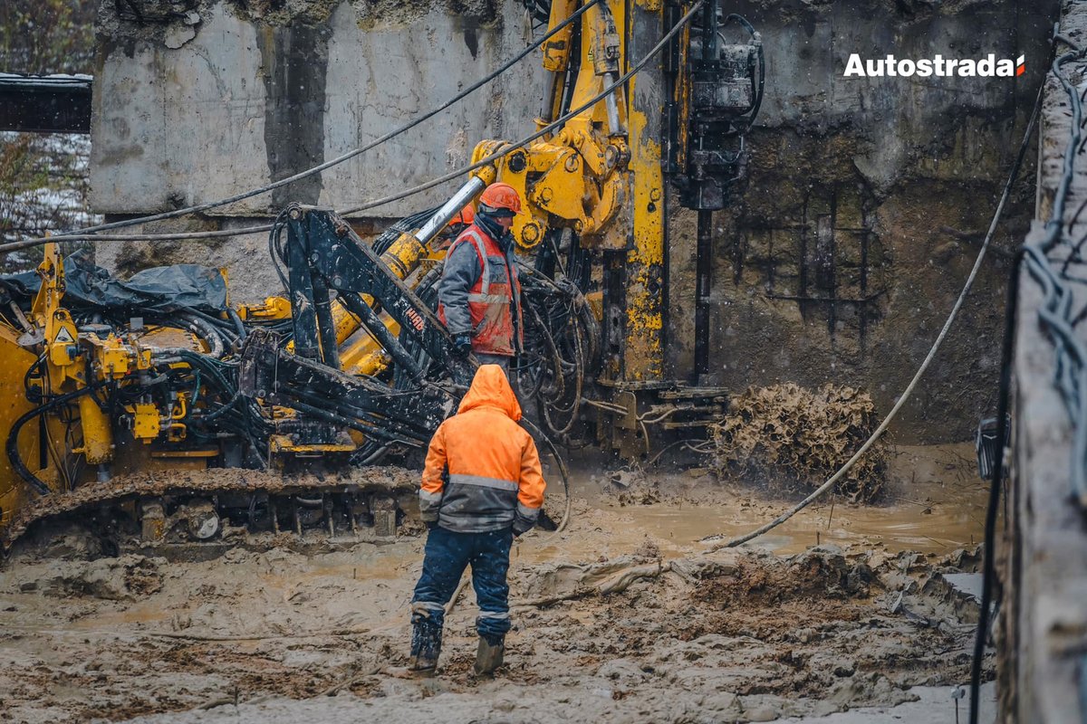Як будують метро на Виноградар: підрядник показав нові фото