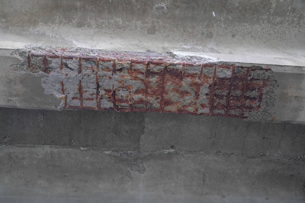 У КМДА розповіли, чи дійсно руйнується шляхопровід біля ринку Юність