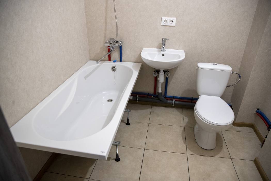 На Солом'янці завершили ремонт багатоповерхівки, у яку влучила ракета