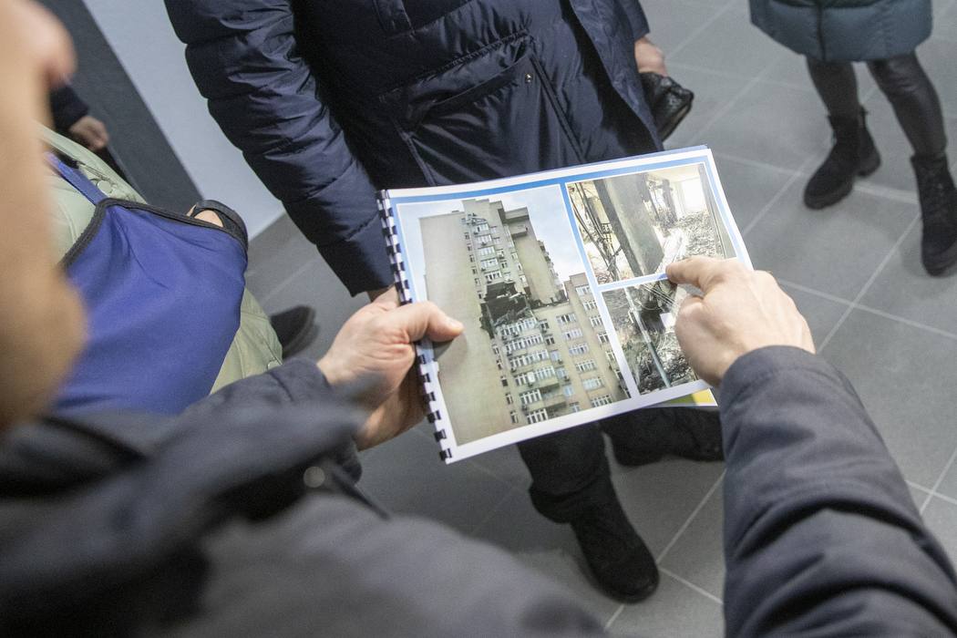 На Солом'янці завершили ремонт багатоповерхівки, у яку влучила ракета
