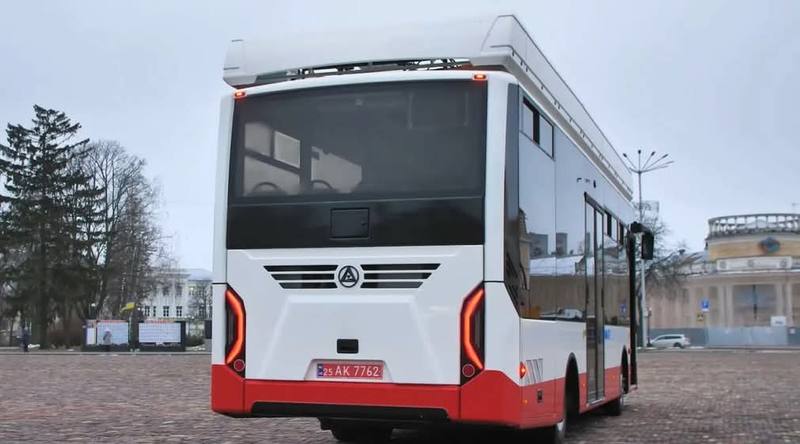 Українська компанія Еталон презентувала свій перший електробус