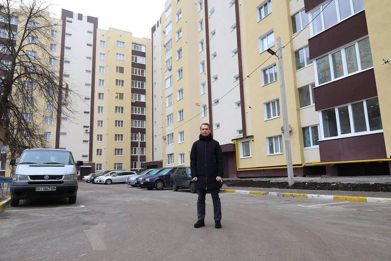 На Київщині відбудували багатоповерхівку, яка постраждала через обстріли