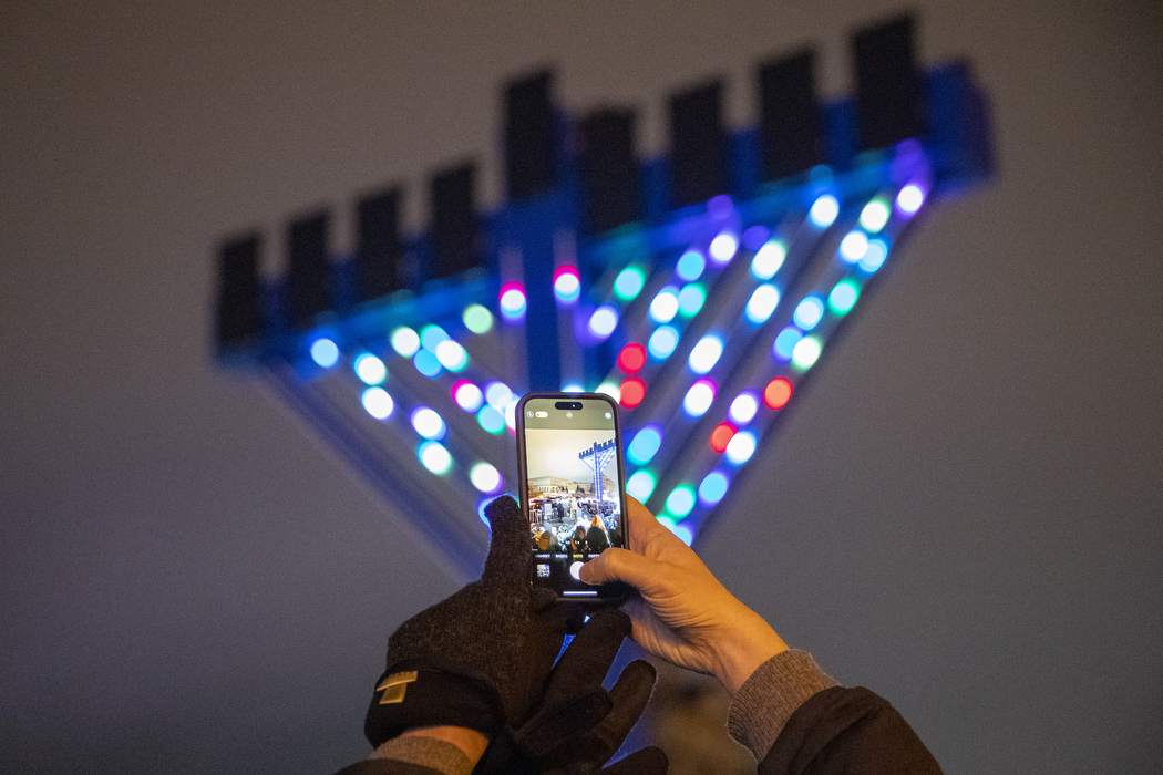 На Майдані Незалежності встановили найбільшу в Європі ханукію