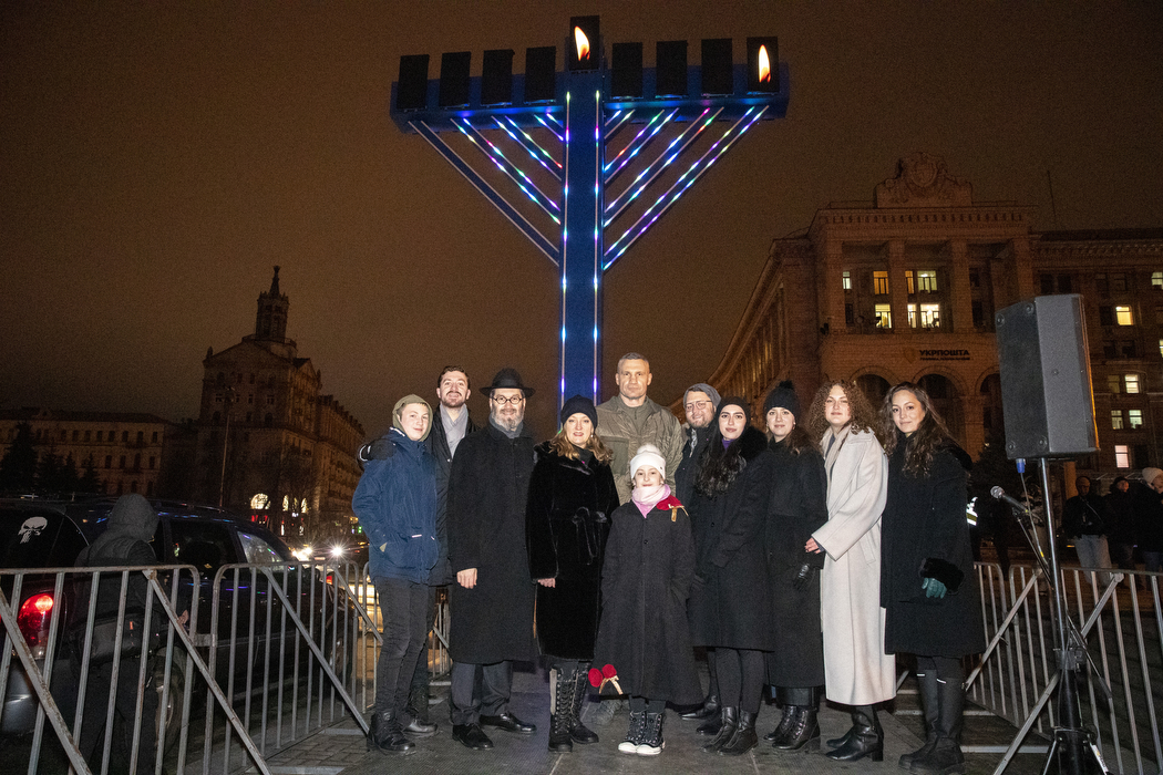 На Майдані Незалежності встановили найбільшу в Європі ханукію
