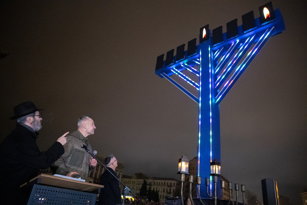 На Майдані Незалежності встановили найбільшу в Європі ханукію