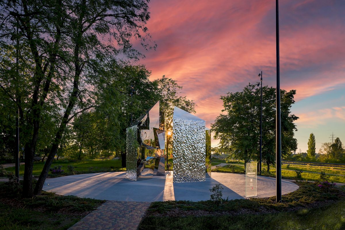 Два меморіальні інсталяції на Київщині перемогли на LIT Lighting Design Awards