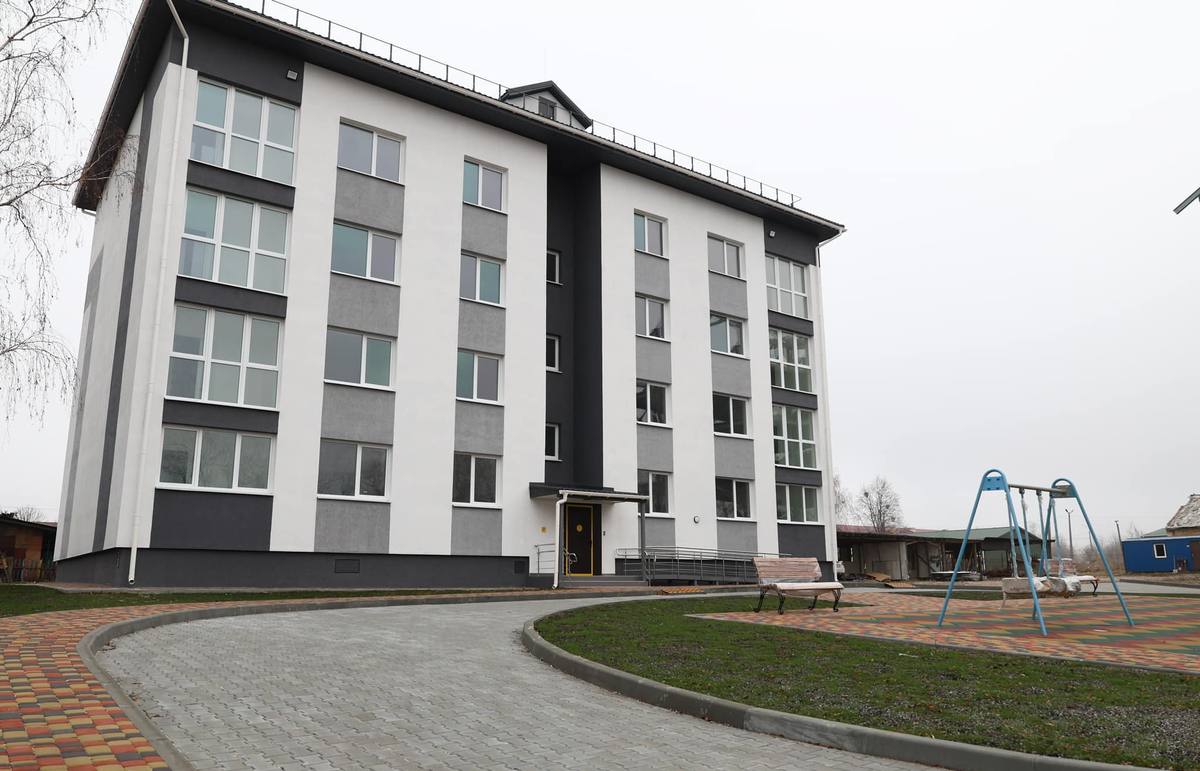 У Гостомелі відбудували будинок, зруйнований окупантами на початку війни
