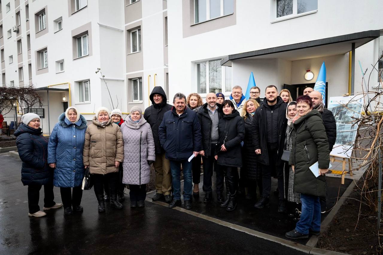 На Київщині коштом UNITED24 відбудували пошкоджену багатоповерхівку