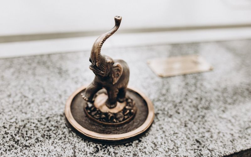 мініскульптурка проєкту Шукай